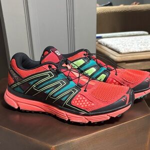 Salomon Women's Red and Black Athletic Shoes